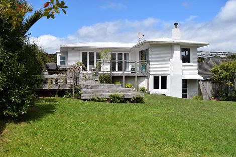 Photo of property in 11 Beulah Avenue, Rothesay Bay, Auckland, 0630