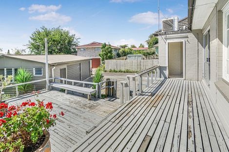 Photo of property in 233 Cambridge Road, Hillcrest, Hamilton, 3216