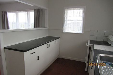 Photo of property in 17 Oreil Avenue, West Harbour, Auckland, 0618