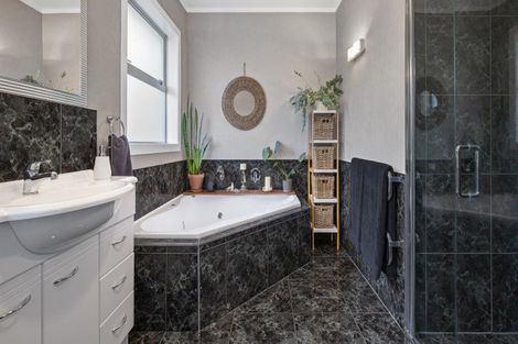 Photo of property in 22 Routly Avenue, Pukekohe, 2120