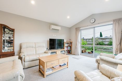 Photo of property in 135 Forest Lake Road, Forest Lake, Hamilton, 3200