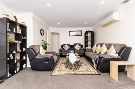 Photo of property in 6 Royal Oak Drive, Kelvin Grove, Palmerston North, 4414