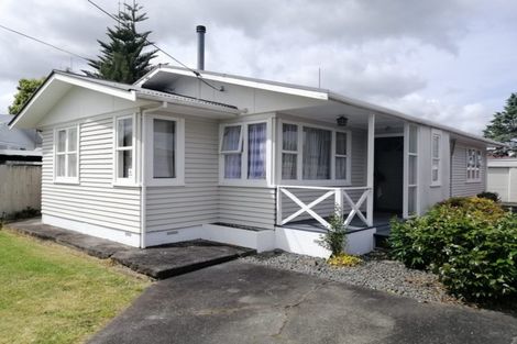 Photo of property in 16 Cedar Place, Hillcrest, Hamilton, 3216