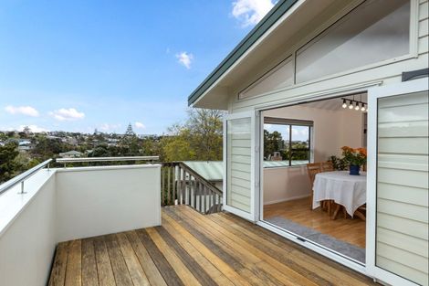 Photo of property in 1/92 Deep Creek Road, Torbay, Auckland, 0630