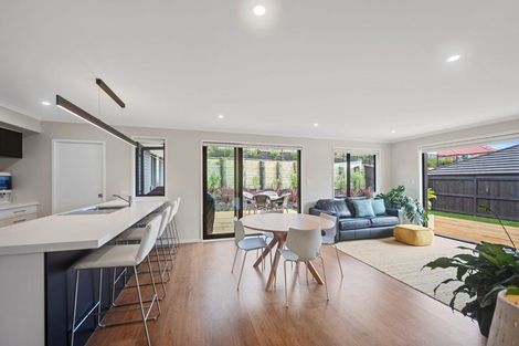 Photo of property in 12 Porokaiwhiri Avenue, Helensville, 0800