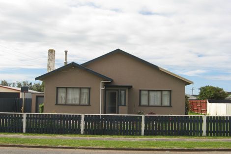 Photo of property in 1 Anson Street, Gonville, Whanganui, 4500