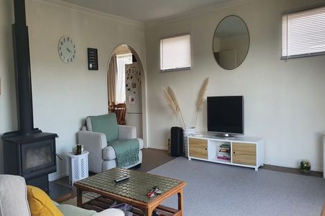 Photo of property in 90 Strathmore Avenue, Levin, 5510