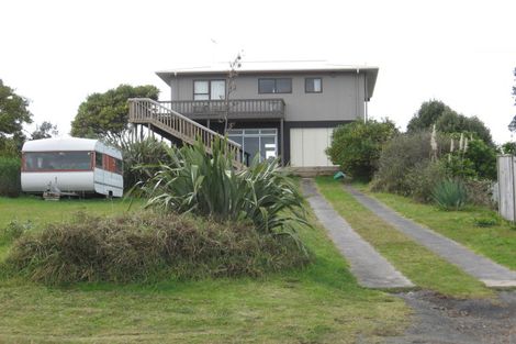 Photo of property in 130 Ocean Beach Road, Tairua, 3508
