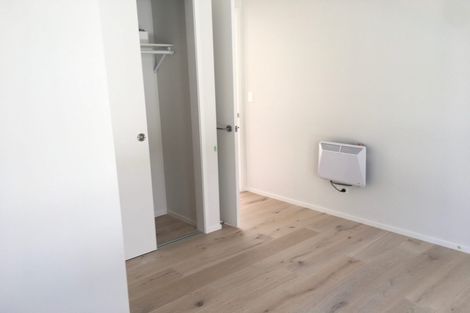 Photo of property in 6a Riviera Place, Hauraki, Auckland, 0622