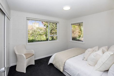 Photo of property in 8a Rosedale Place, Avonhead, Christchurch, 8042