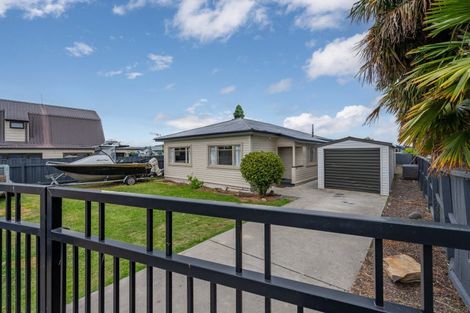 Photo of property in 106 Meeanee Road, Taradale, Napier, 4112