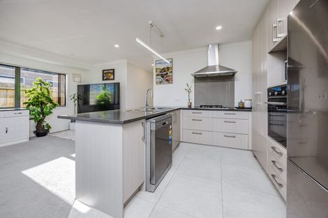 Photo of property in 35 Harore Road, Takanini, 2112