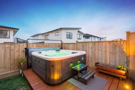 Photo of property in 21 Craigs Way, Hobsonville, Auckland, 0616