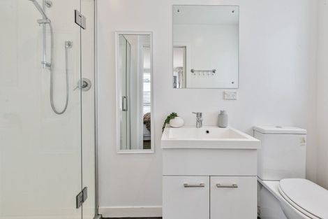 Photo of property in 11a Pinkerton Grove, Newlands, Wellington, 6037