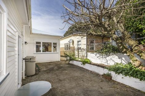 Photo of property in 14 Washington Avenue, Brooklyn, Wellington, 6021