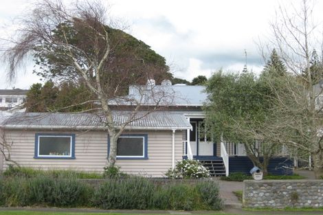 Photo of property in 48 Gilbert Street, New Plymouth, 4310