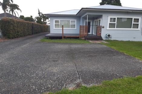 Photo of property in 1/206 Onewa Road, Birkenhead, Auckland, 0626