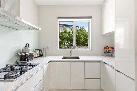 Photo of property in 75 San Valentino Drive, Henderson, Auckland, 0612