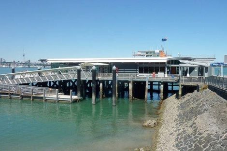 Photo of property in 14a Glade Place, Birkenhead, Auckland, 0626