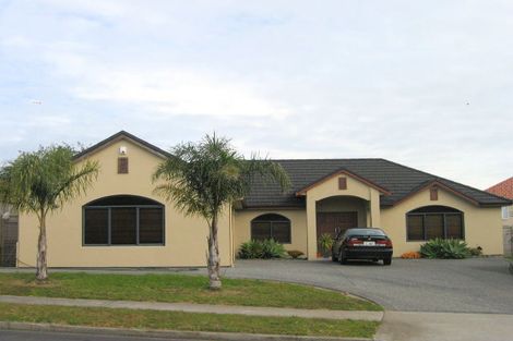 Photo of property in 13 Kilsyth Way, East Tamaki Heights, Auckland, 2016