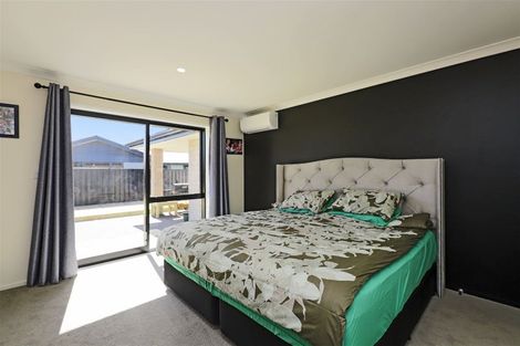 Photo of property in 22 Read Crescent, Clive, 4102