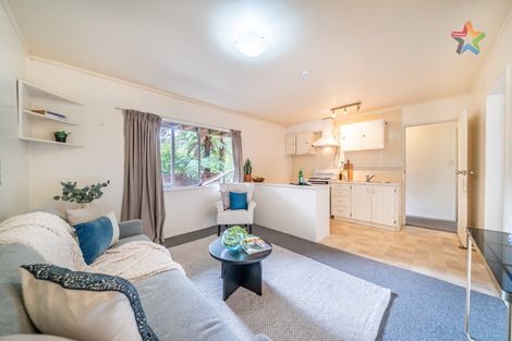 Photo of property in 102 Pinehaven Road, Pinehaven, Upper Hutt, 5019