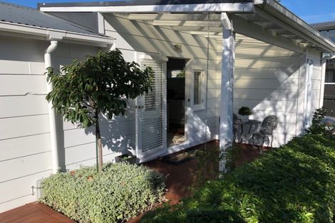 Photo of property in 25 Falkirk Avenue, Seatoun, Wellington, 6022