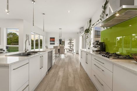 Photo of property in 1 Ngaire Close, Wainui, Silverdale, 0994