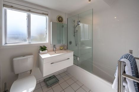 Photo of property in 2/34 Aikmans Road, Merivale, Christchurch, 8014