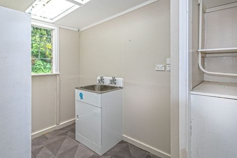 Photo of property in 9 Adams Road, Thornton Bay, Thames, 3575