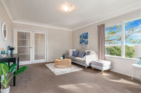 Photo of property in 2 Ashbourne Place, Glendene, Auckland, 0602
