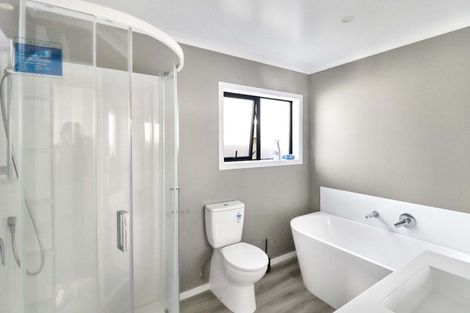 Photo of property in 32 Harry Martin Lane, Wainuiomata, Lower Hutt, 5014