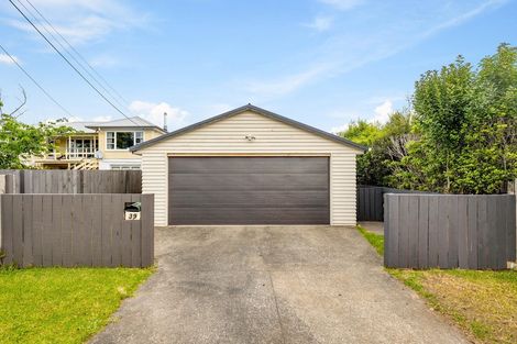 Photo of property in 39 Wharf Road, Te Atatu Peninsula, Auckland, 0610