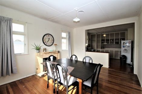 Photo of property in 14 Atkinson Street, Woodville, 4920