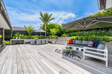 Photo of property in 100 Beach Road, Mellons Bay, Auckland, 2014