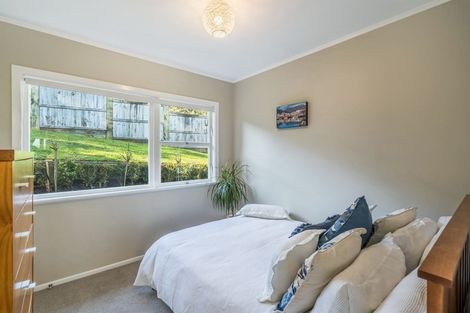 Photo of property in 5 Sea Vista Avenue, Beach Haven, Auckland, 0626