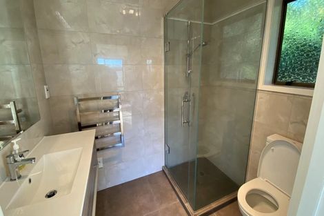 Photo of property in 15 Kingsclere Place, Goodwood Heights, Auckland, 2105