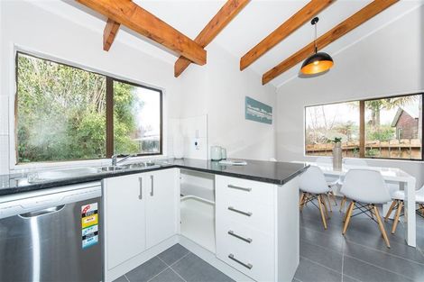 Photo of property in 6/390 West Coast Road, Glen Eden, Auckland, 0602