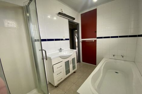 Photo of property in 11 Tomlin Place, Mangere East, Auckland, 2024