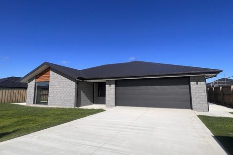 Photo of property in 132 Shillingford Boulevard, Rolleston, 7615