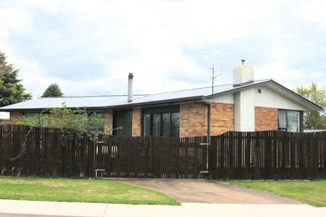 Photo of property in 2 Martin Street, Utuhina, Rotorua, 3015