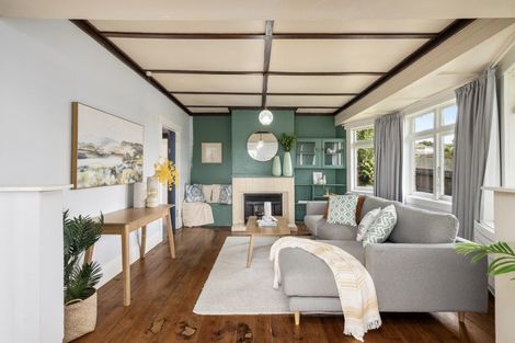 Photo of property in 1 Tapuaeotu Way, Welcome Bay, Tauranga, 3112