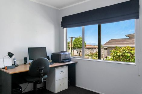 Photo of property in 10 Golders Place, Richmond Heights, Taupo, 3330