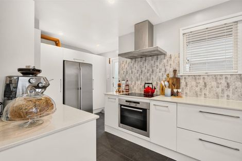 Photo of property in 12 Maude Street, Riverhead, 0820