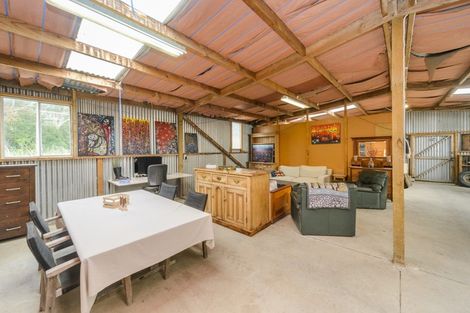 Photo of property in 126 Turitea Road, Fitzherbert, Palmerston North, 4472