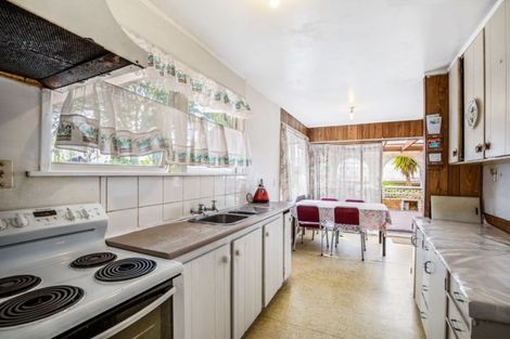 Photo of property in 27 Sunvue Road, Glen Eden, Auckland, 0602