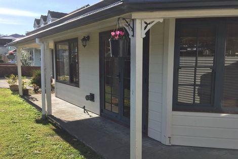 Photo of property in 1a Roy Street, Tawa, Wellington, 5028
