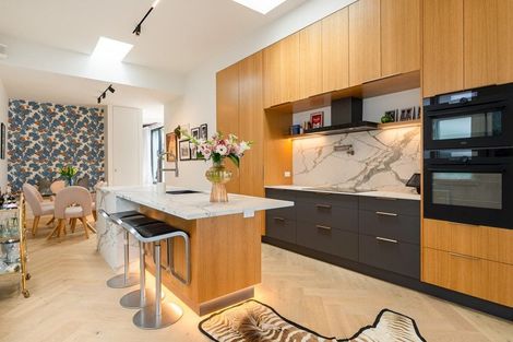 Photo of property in 2 Maida Vale Road, Roseneath, Wellington, 6011