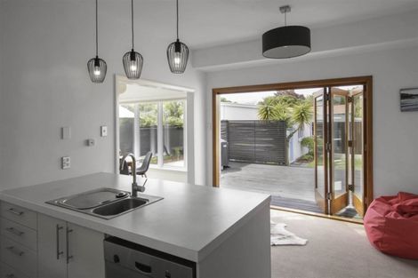 Photo of property in 67 Main Road, Redcliffs, Christchurch, 8081