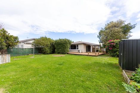 Photo of property in 16 Lipscombe Crescent, Havelock North, 4130